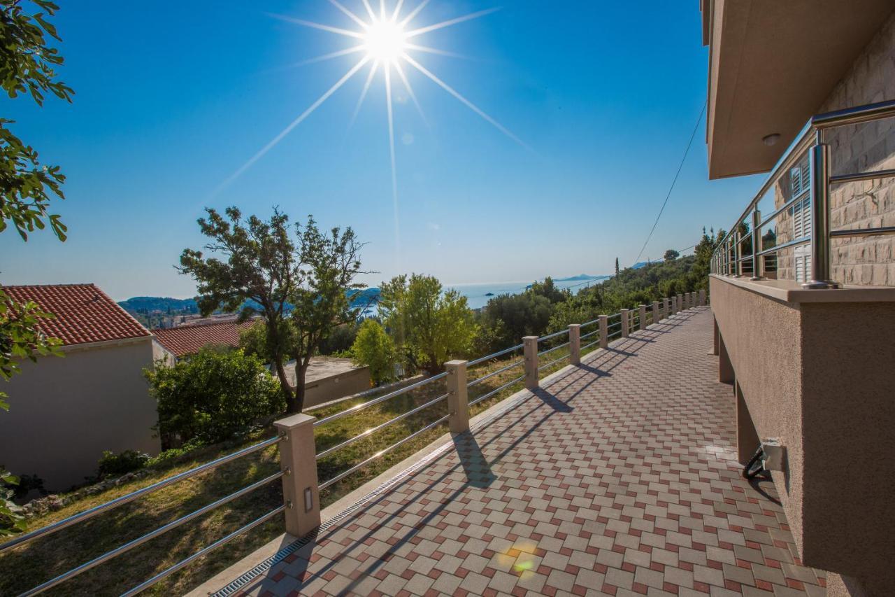 Mediterranean Sunset Apartments ツァヴタット エクステリア 写真